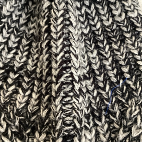 Rebecca Minkoff Cable Knit Beanie Hat Chunky Pom Pom Black Grey Cozy - Picture 6 of 7